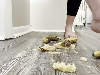 Banana Crush with Feet