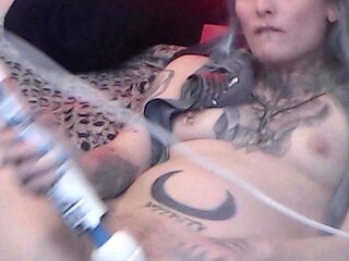 Hot amateur teen girl toying pussy in bed on webcam