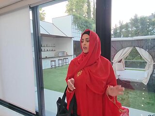 The couple fucked with the pretty Sophia Leone in hd quality