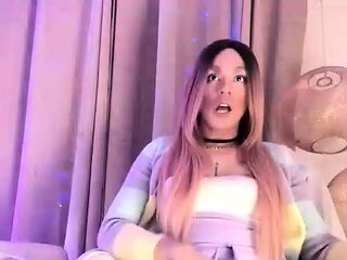 Solo webcam tranny masturbation