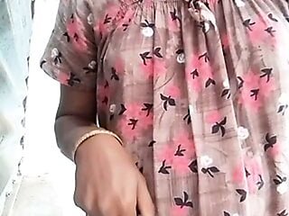 Thick Desi Aunty Cumming Squirting So Good On Vibrator