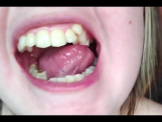 My Mouth, Teeth, Tongue and Throat up Close