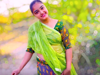 Bhabhi Cheaking her Devar's Dick and after seen dick she fuck with her devar jungle mms viral xxx video