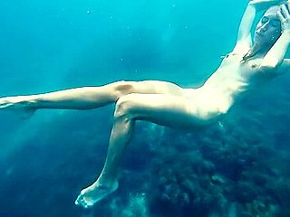 Naked Mermaid Let Me Swim With Her And I Filmed Her