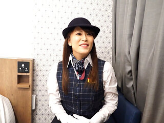 M835g03 Busty Beauty Bus Guide with a Strong Libido Due to Work Stress