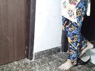Village girl ko paise dekar jabar dasti pela