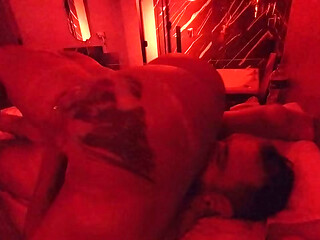 69 Delicioso: Filmei Marido e Trans na Troca de Mamada