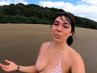 Close up MILF masturbation