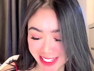 Live Indonesian Girls Who Make You Flirt