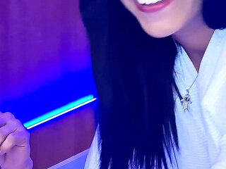 Fode Cast: Marombeira MILF with Big Clit in the Circle!