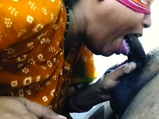 Aunty Doing Sloppy Blowjob and Eat Cum