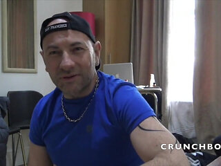 Oscar Wood fucked bareback the big cock of Ronnie