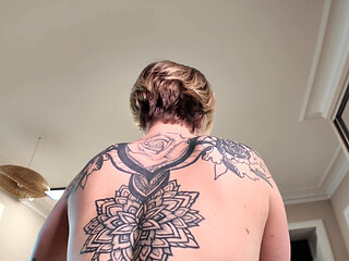 Washing the Refrigerator Ended in Fucking