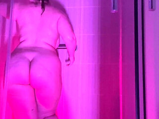Thick Cutie Bea York Masturbates and Showers