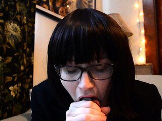 Mature brunette amateur giving a great POV blowjob