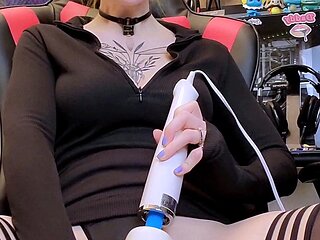 Awesome Amateur teen blonde toying pussy