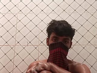 OMG I'm alone my home, Indiana boy alone home