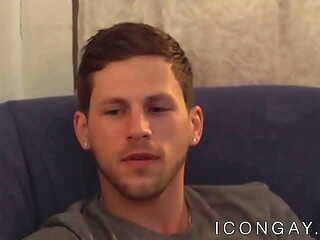 Irresistible JD Phoenix bottoming for handsome Roman Todd