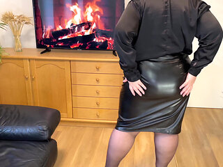 Honey, be smart and cum on your stepmother's skirt