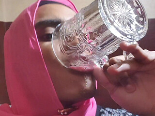 Desi hot Hijabi crossdresser shemale fingering her ass