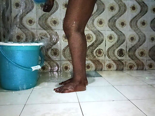 Indian Tamil Hot Wife Saranya Bath Show
