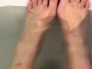 Amateur Foot Fetish Girlfriend Sucks and gives a Footjob