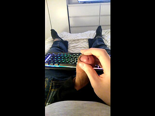 Quick Wank and Cum in My Jeans While Gaming