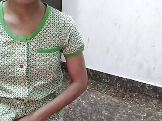 Desi hot girl ko paise dekar jabar dasti pela