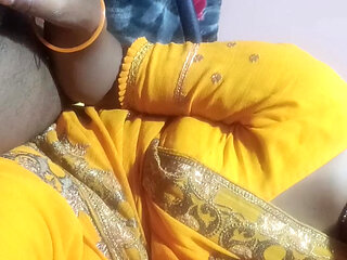 Desi Bhabhi Gave a Handjob and Then Got Her Ass Fucked