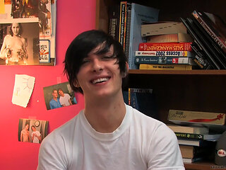 Sexy Twink Aidan Chase Gives an Interview