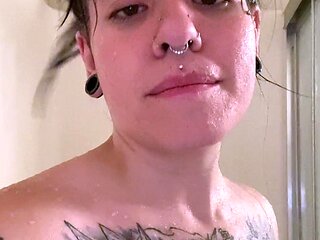 Amateur hottie solo masturbation