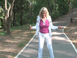 What tastes me better, a bubblegum or a thick cock