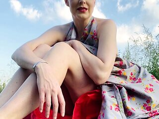 Amateur blonde slut outdoor banging following picnic