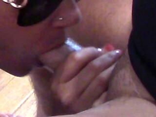 Preview - MILF blowjob with sunglasses, close-up