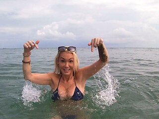 Cumshot on big boobs for slut tit fucking in hd