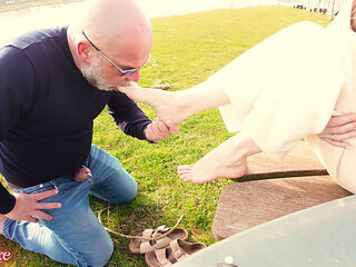 210 Unexpected Footjob