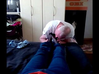 Sexy Nylonf&uuml_sse der Oma am Nachmittag