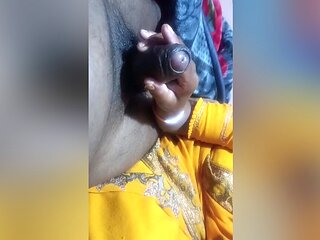 Desi Bhabhi Gave A Handjob And Then Got Her Ass Fucked