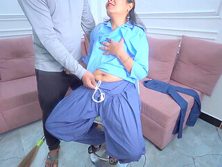 Female securty guard fucked by poor sweeper, female guard caught watching Xxx Video by sweeper, female guard Xxx Video.