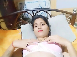 Bhaiya took out Bhabhi's sexy due to which she started screaming loudly