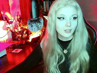 Amateur Blonde Teen Plays Solo with Toy Webcam Porn