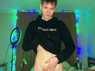 Look at How Much Cum This Hungry Twink Can Spray