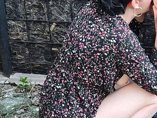 Curvy Brunette Is Doing Crazy Rimming