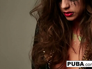 Music tease of a photo shoot with Abigail