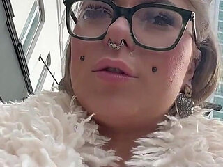 Sandie Candy Cumwalk