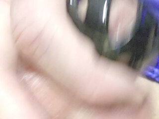 ALISA_XxX_ masturbates in a chastity belt