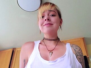 This large amateur cam girl has some very big boobs
