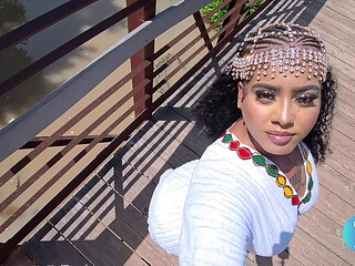 Big BOOTY ETHIOPIAN SLUT LOVES GETTING HER HOLES FILLED!