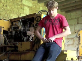 Miguel fucked by Kameron in outdoor cruising