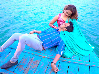 Husband and wife honeymooned and had hardcore sex in the middle of the sea